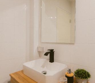 Deluxe Double Room with Side Sea View