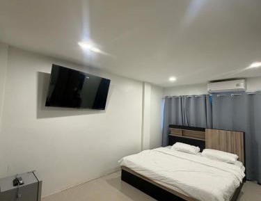 Queen Room with Garden View