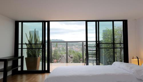 Villa with Sea View - Ceiling heigh 4.6 feet
