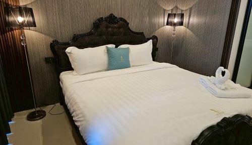 Double Room with Pool View