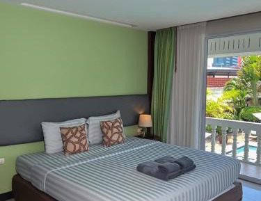 Deluxe Double Room with Pool View