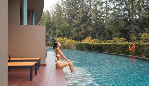 Deluxe Double or Twin Room with Pool Access