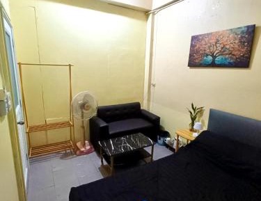 Queen Room with Shared Bathroom