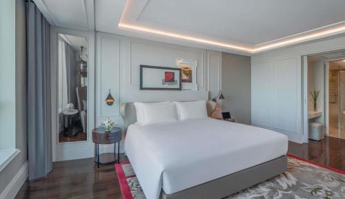 Prestige King Suite with Club Millesime Access