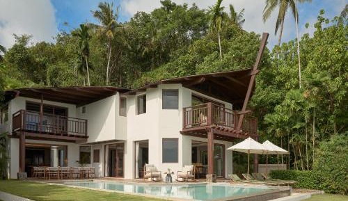 LUX 4-Bedroom Grand Beachfront Pool Villa with Unlimited Free 24-Hour Water Shuttle Service
