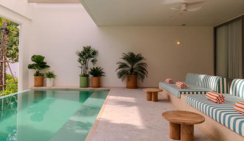 Deluxe Suite with Sea View