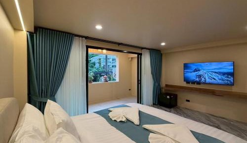 Deluxe Double Room with Balcony