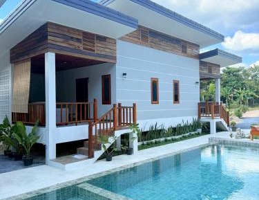 Deluxe Villa with Shared Pool