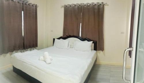 Single Room with Private Bathroom