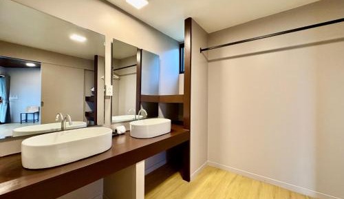 Deluxe Suite with Sea View