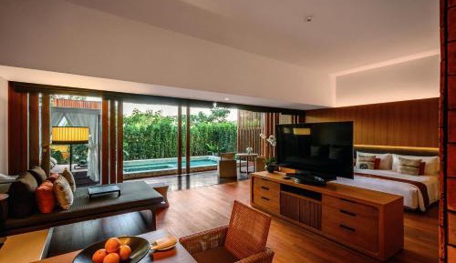 Lanna Pool Suite