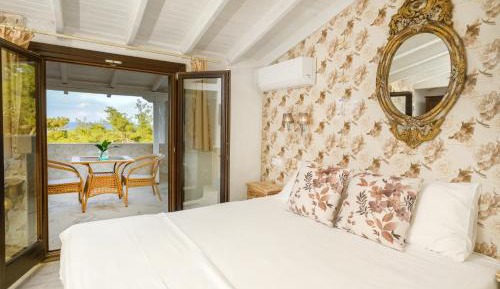 Deluxe Triple Room with Sea View
