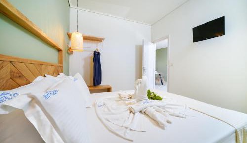 Deluxe Triple Room with Sea View
