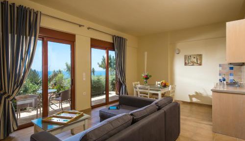 Studio (3 Adults)