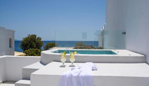 Deluxe Suite with Outdoor Hot Tub and Sea View