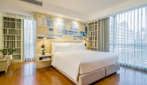 One Bedroom Corner Suite