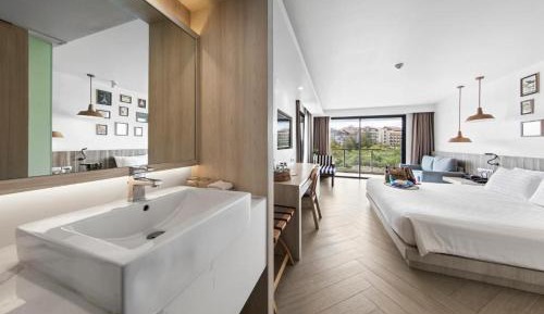 Corner Suite
