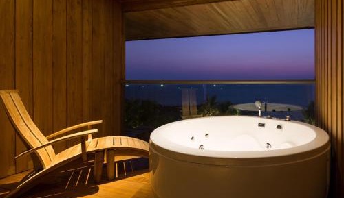 Dara Beachfront Suite with Club Benefits with Sea View