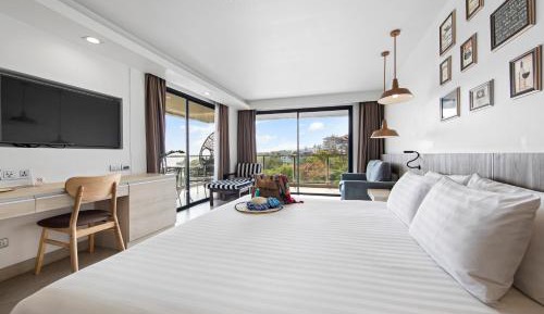 Deluxe Double Room with Balcony and Sea View