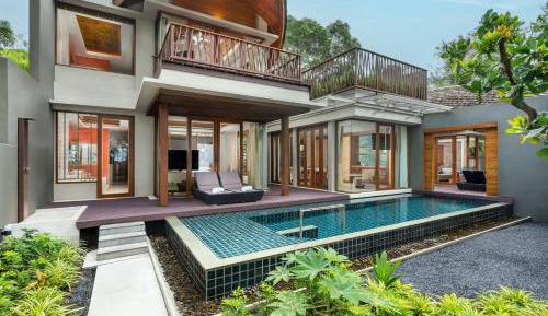 Oceanfront Three-Bedroom Villa with Private Pool (Newly Renovated)