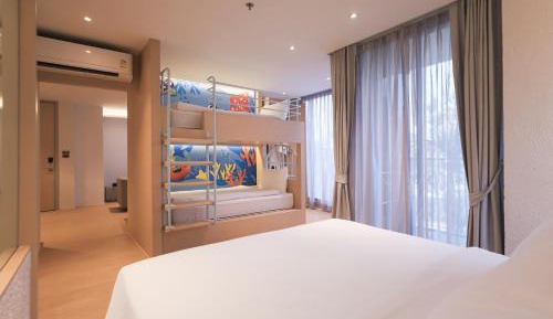 Deluxe Family Room