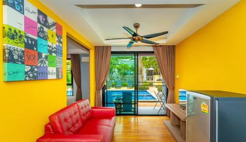 One-Bedroom with Pool access
