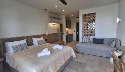 Suite with Garden View