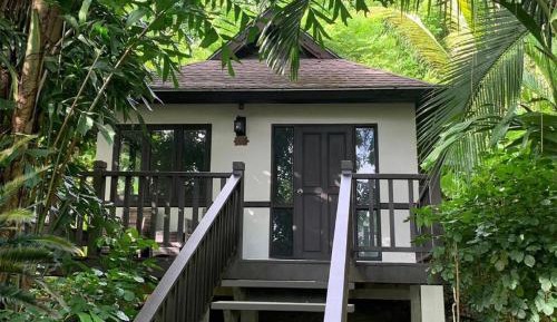 Bungalow with Garden View