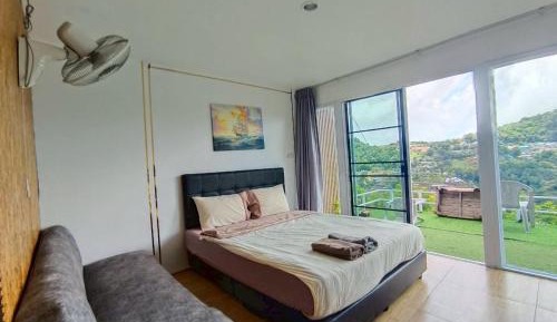 Triple Room with Private Bathroom