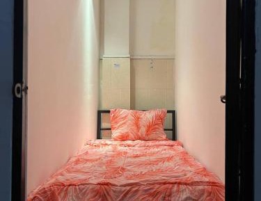 Single Room with Shared Bathroom