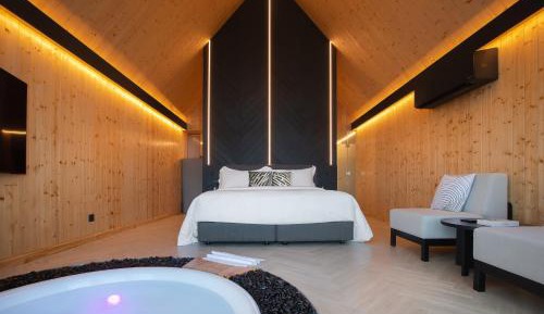 Suite with Spa Bath