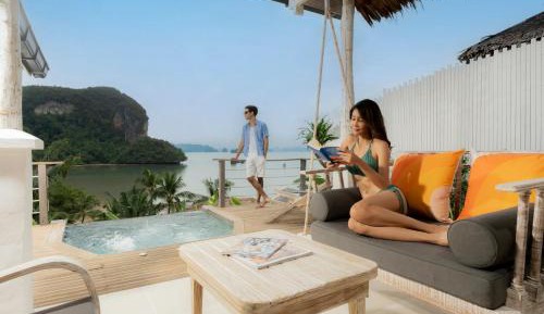 Sea View Plunge Pool Deluxe Studio with Free Kayak 30 minutes for 2 people per stay