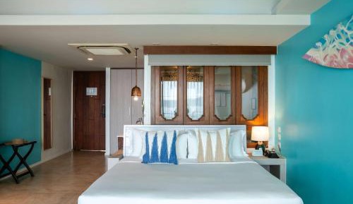 Premium Deluxe King Room with Sea View - Non-Smoking