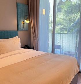 Classic One-Bedroom Apartment with King Bed