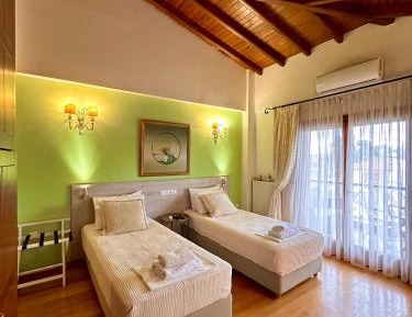 Deluxe One-Bedroom Apartment with City View