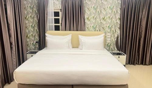 Superior King Suite