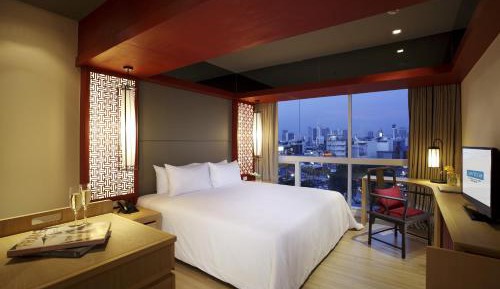 Deluxe King Room with City View