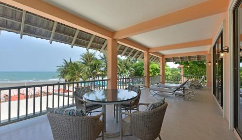 Luxury Seafront Two-Bedroom Family Suite