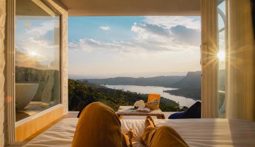 King Room with Lake View