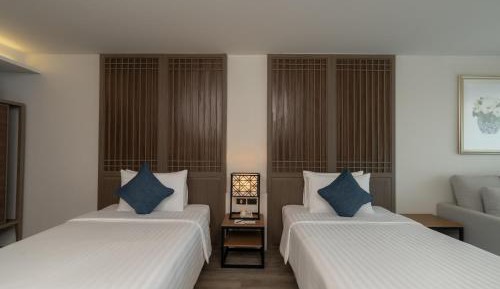 Grand Deluxe Twin Room with Jacuzzi Access