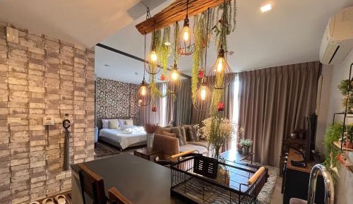 One-Bedroom Apartment with View