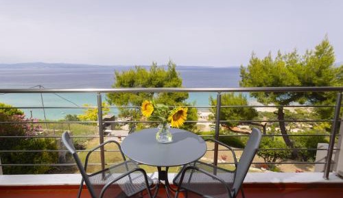 One-Bedroom Apartment with Sea View