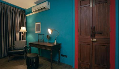 Deluxe Double Room with Private Bathroom 