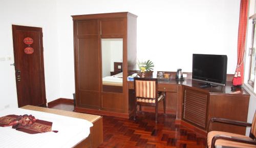 Queen Room with Garden View