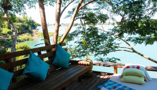 Bungalow - Water Front 