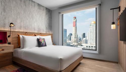 Queen Room with City View