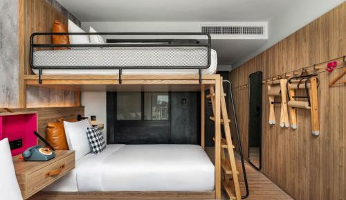 Queen Loft