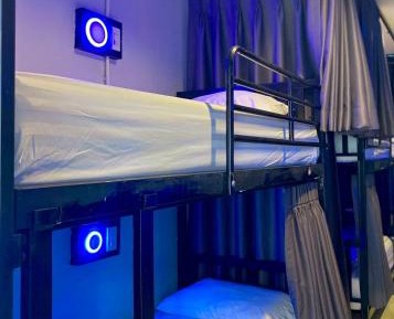Single Bed in Mixed Dormitory Room