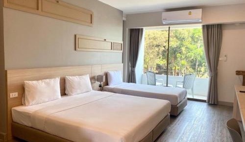 Deluxe Room Triple