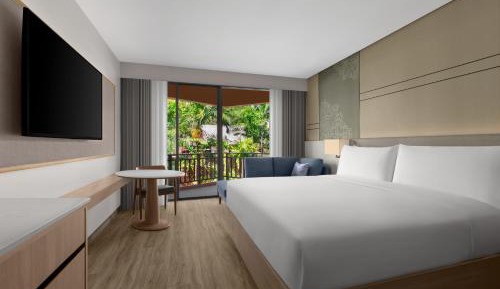 Premier Guest Room 1 King
